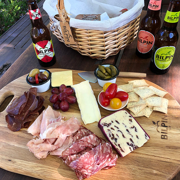 GRAZING PLATE PICNIC HAMPER