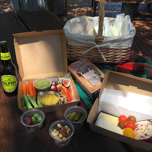 VEGETARIAN PICNIC HAMPER